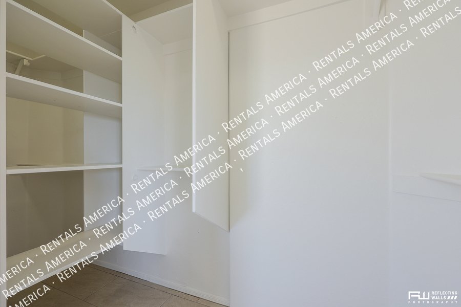 Beautiful home in Val Vista Lakes property image