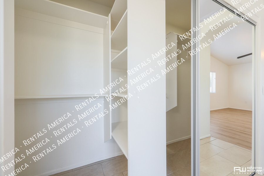 Beautiful home in Val Vista Lakes property image