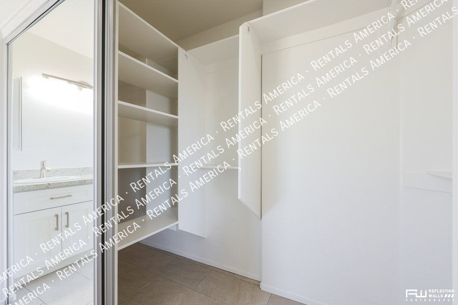 Beautiful home in Val Vista Lakes property image