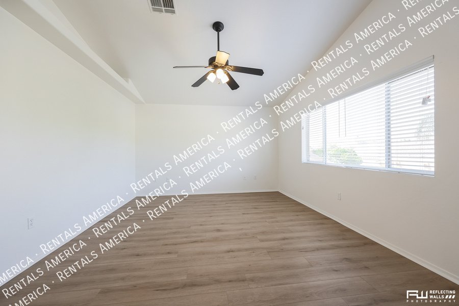 Beautiful home in Val Vista Lakes property image