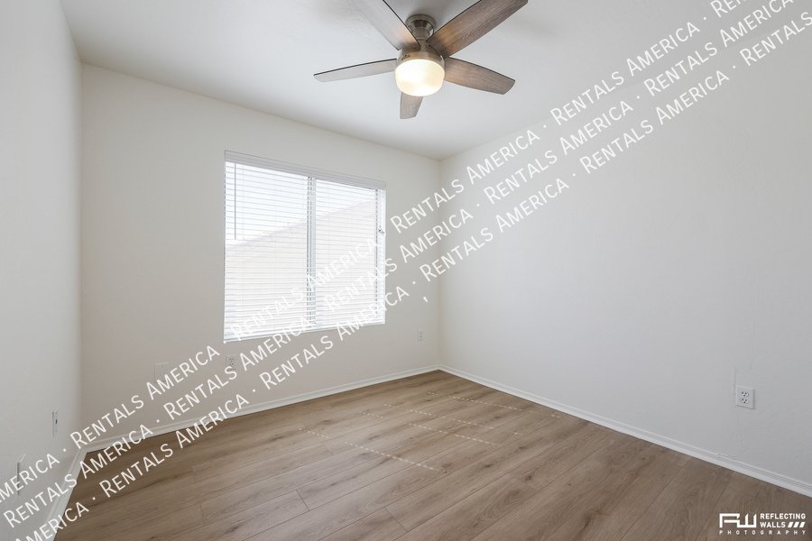 Beautiful home in Val Vista Lakes property image