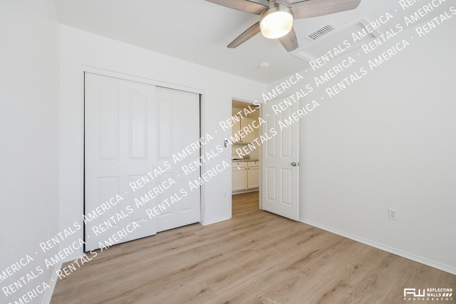 Beautiful home in Val Vista Lakes property image