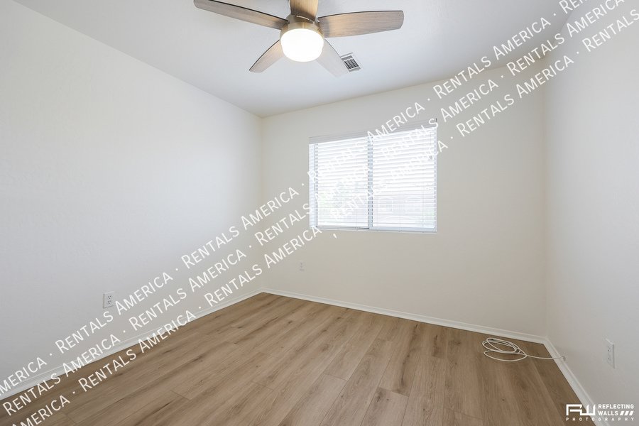 Beautiful home in Val Vista Lakes property image