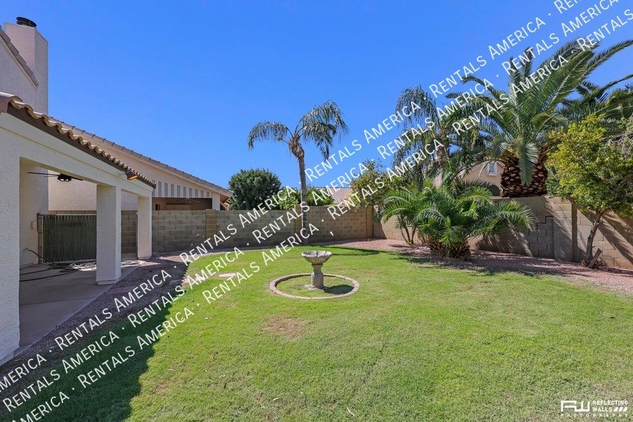Beautiful home in Val Vista Lakes property image