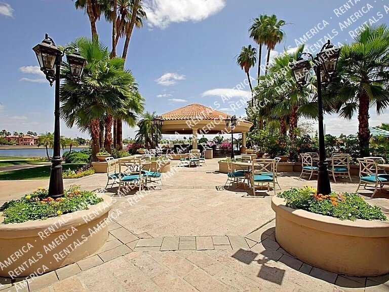 Beautiful home in Val Vista Lakes property image