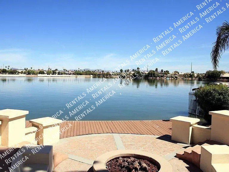 Beautiful home in Val Vista Lakes property image