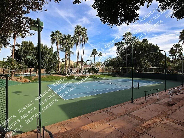 Beautiful home in Val Vista Lakes property image