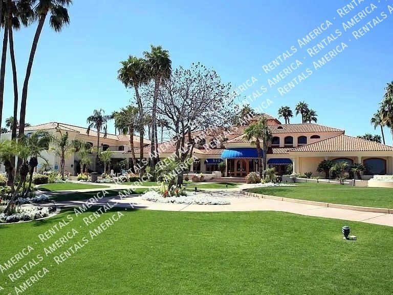 Beautiful home in Val Vista Lakes property image