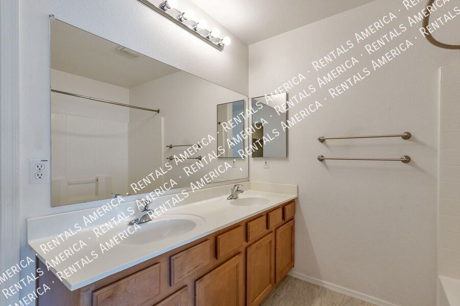 Charming 3 Bedroom 2 bath property image