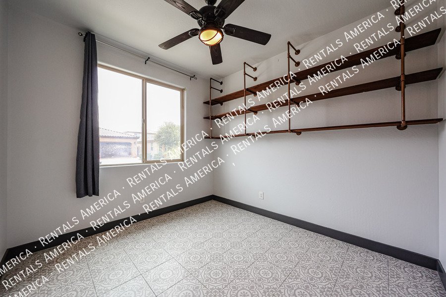 Beautiful 3-bed 2.5-bath home located in the sought-after Eastmark property image