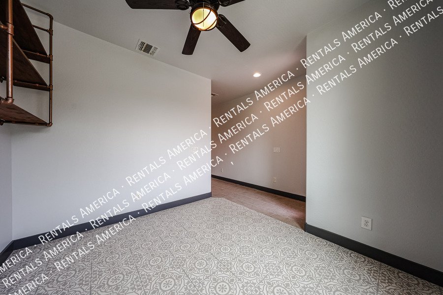 Beautiful 3-bed 2.5-bath home located in the sought-after Eastmark property image