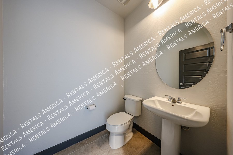 Beautiful 3-bed 2.5-bath home located in the sought-after Eastmark property image