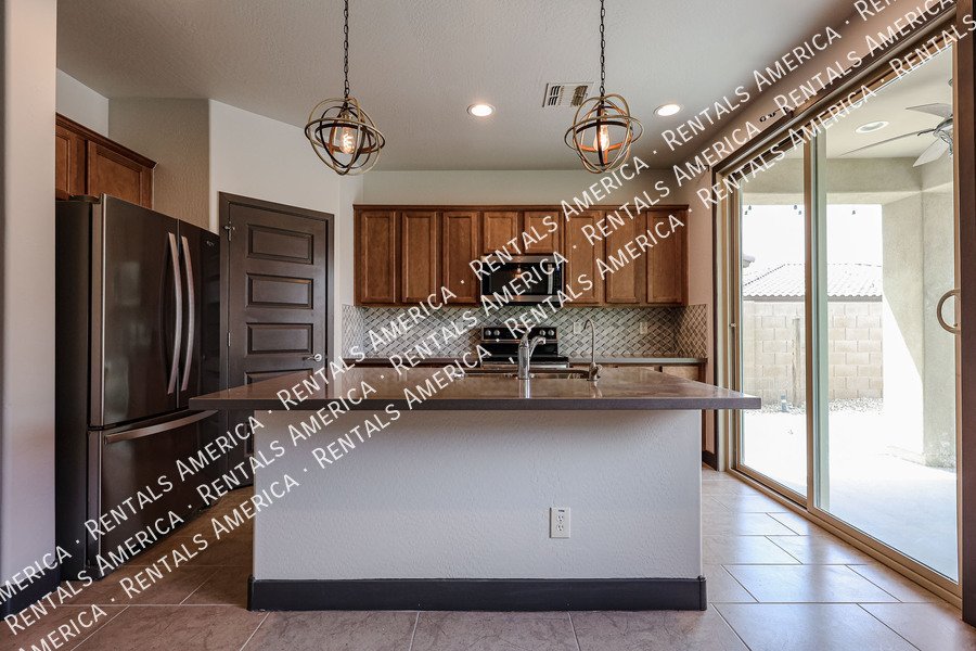 Beautiful 3-bed 2.5-bath home located in the sought-after Eastmark property image