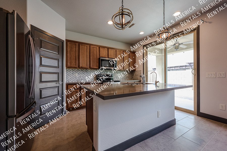 Beautiful 3-bed 2.5-bath home located in the sought-after Eastmark property image