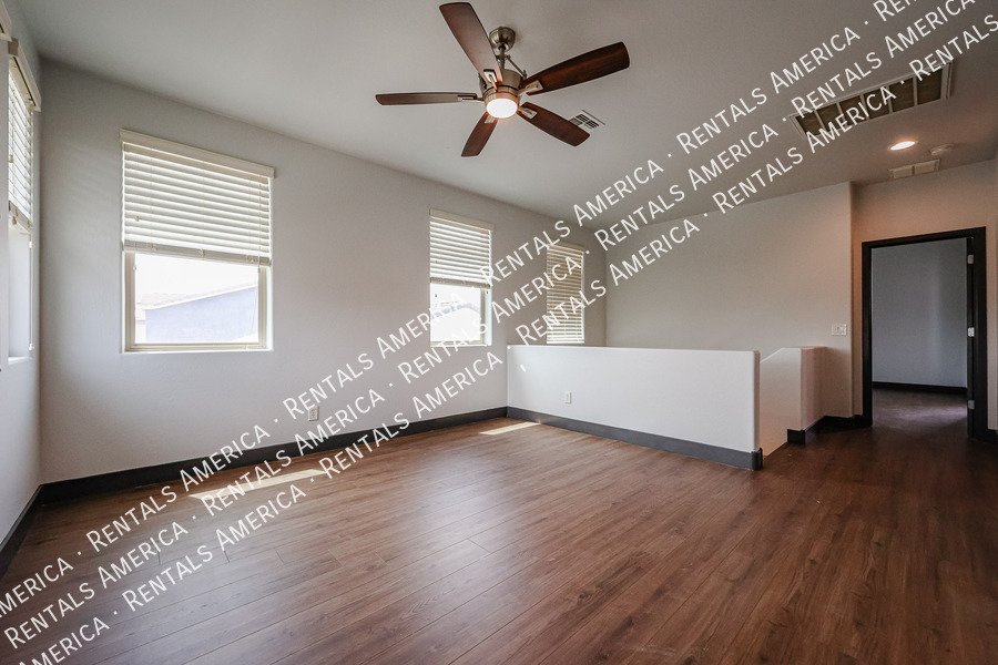 Beautiful 3-bed 2.5-bath home located in the sought-after Eastmark property image