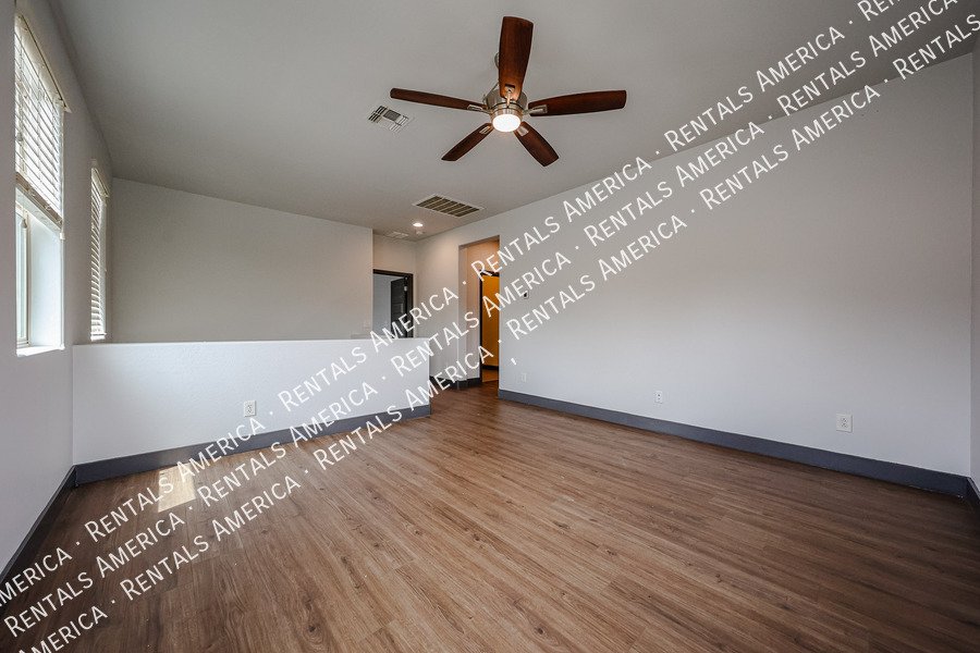 Beautiful 3-bed 2.5-bath home located in the sought-after Eastmark property image