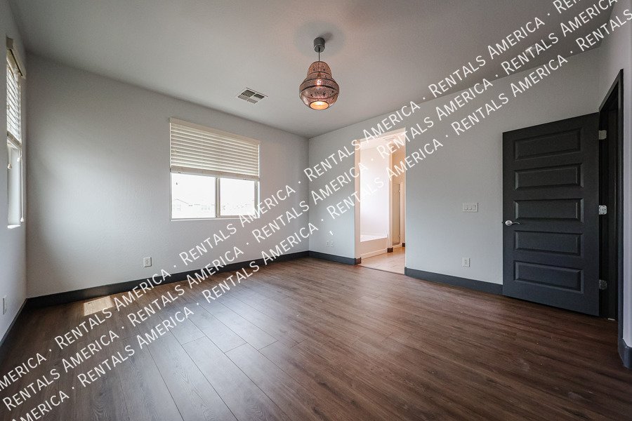 Beautiful 3-bed 2.5-bath home located in the sought-after Eastmark property image