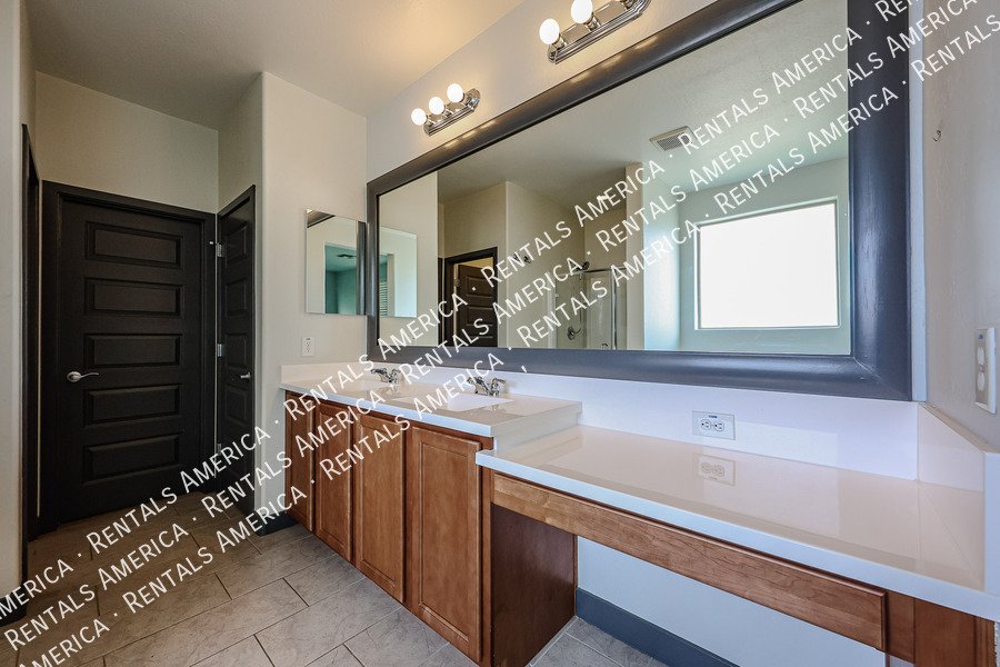 Beautiful 3-bed 2.5-bath home located in the sought-after Eastmark property image