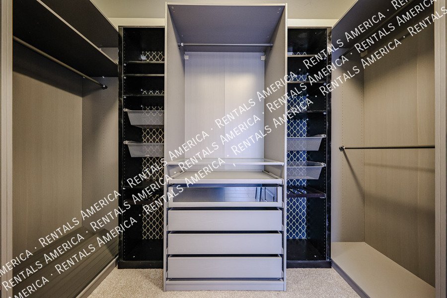 Beautiful 3-bed 2.5-bath home located in the sought-after Eastmark property image