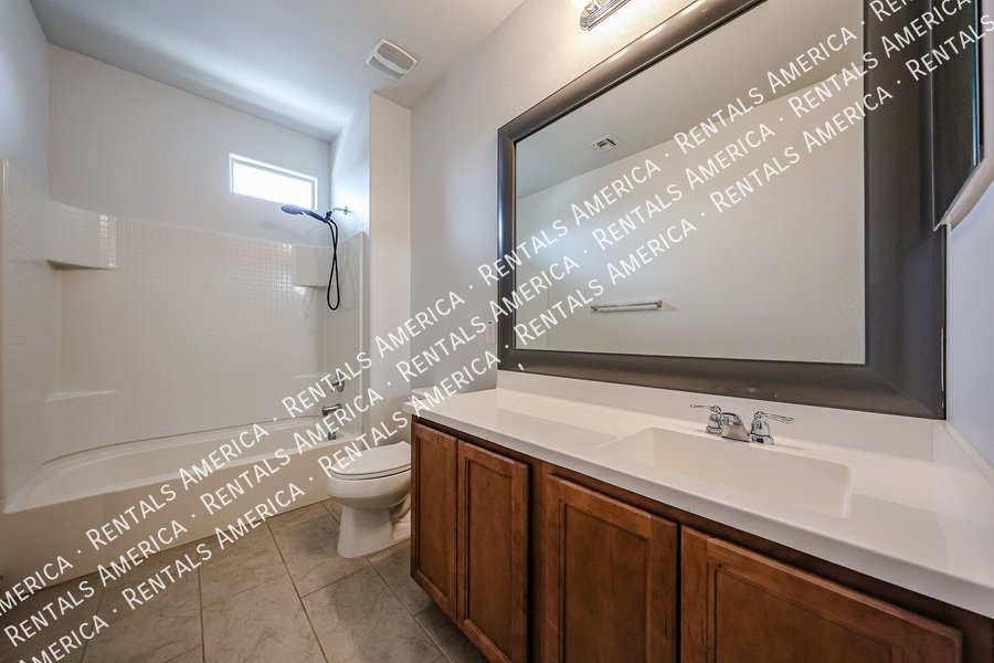 Beautiful 3-bed 2.5-bath home located in the sought-after Eastmark property image