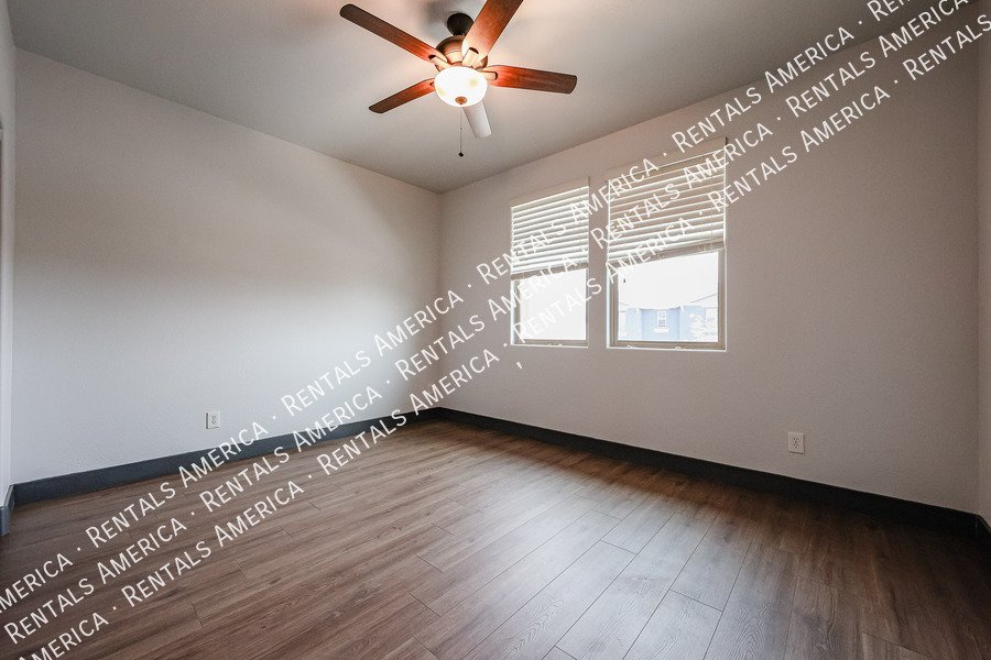 Beautiful 3-bed 2.5-bath home located in the sought-after Eastmark property image