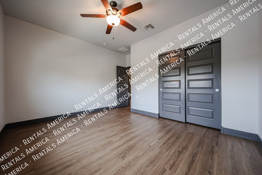 Beautiful 3-bed 2.5-bath home located in the sought-after Eastmark property image