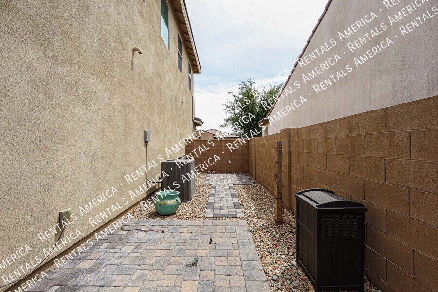 Beautiful 3-bed 2.5-bath home located in the sought-after Eastmark property image