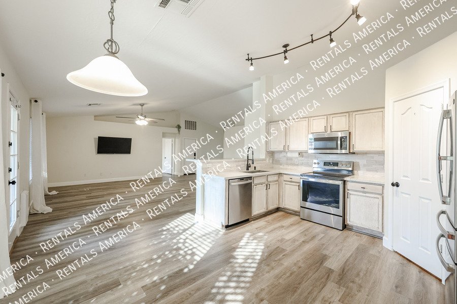 Beautiful 3 BR/2 BA Home in Coronado Ranch, Gilbert w/ Pool! property image