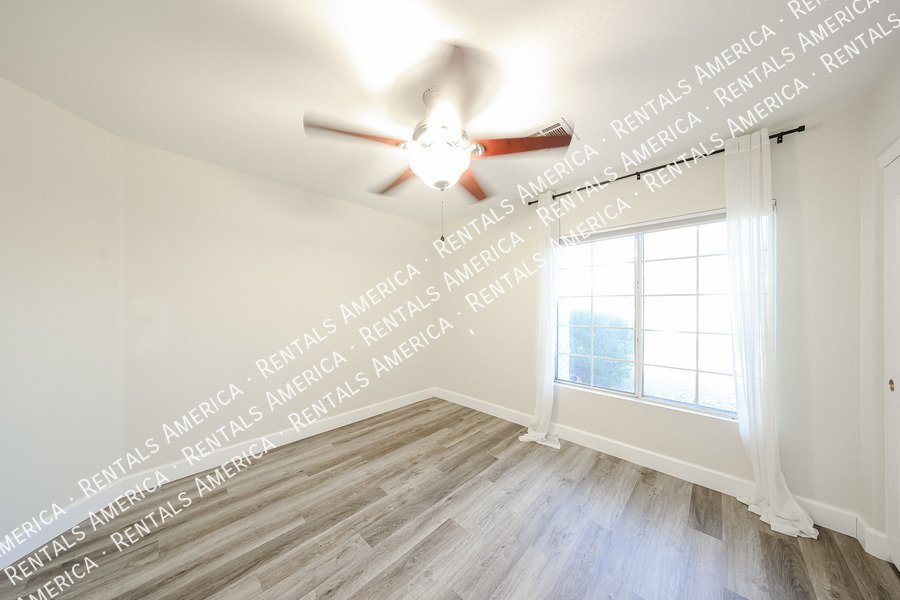 Beautiful 3 BR/2 BA Home in Coronado Ranch, Gilbert w/ Pool! property image