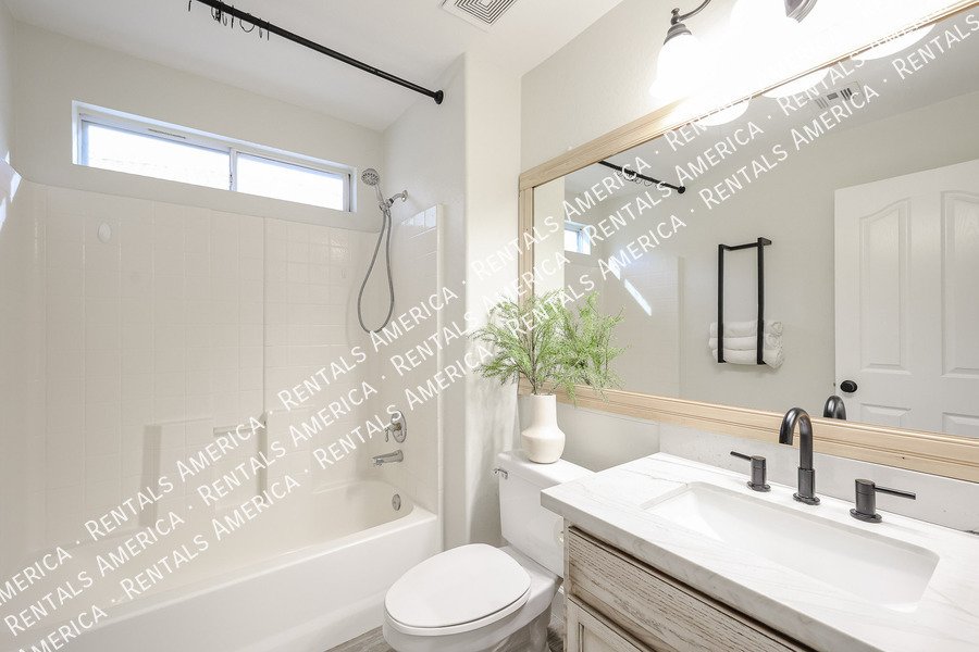 Beautiful 3 BR/2 BA Home in Coronado Ranch, Gilbert w/ Pool! property image