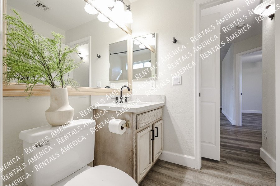 Beautiful 3 BR/2 BA Home in Coronado Ranch, Gilbert w/ Pool! property image