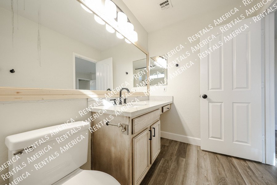 Beautiful 3 BR/2 BA Home in Coronado Ranch, Gilbert w/ Pool! property image