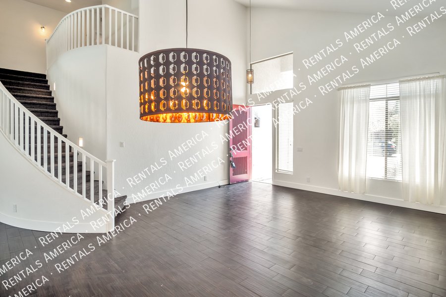 COMING SOON! Stunning 5 Bedroom 3.5 Bath Home in Gilbert! property image