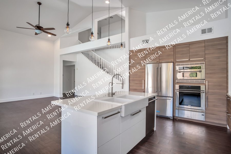 COMING SOON! Stunning 5 Bedroom 3.5 Bath Home in Gilbert! property image