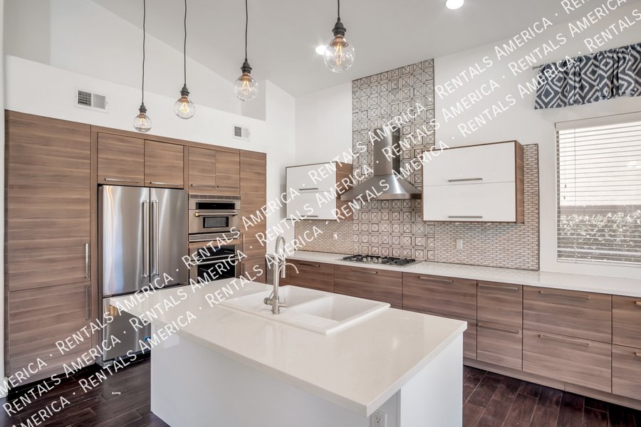 COMING SOON! Stunning 5 Bedroom 3.5 Bath Home in Gilbert! property image