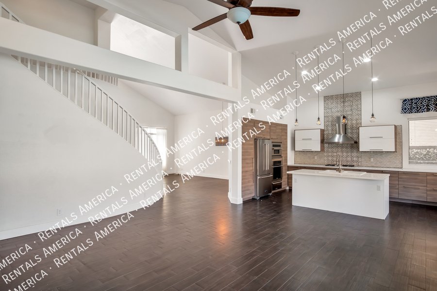 COMING SOON! Stunning 5 Bedroom 3.5 Bath Home in Gilbert! property image