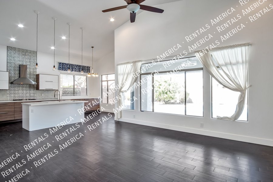 COMING SOON! Stunning 5 Bedroom 3.5 Bath Home in Gilbert! property image
