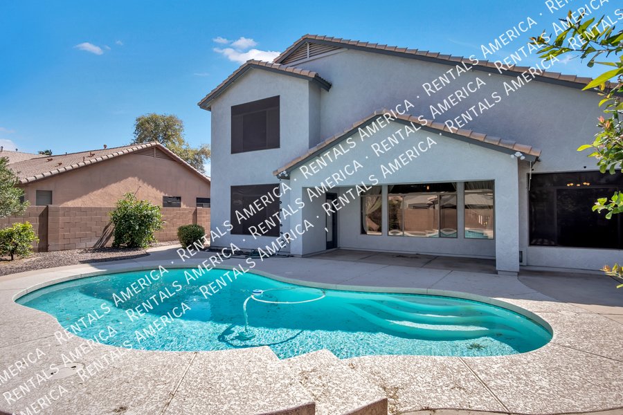 COMING SOON! Stunning 5 Bedroom 3.5 Bath Home in Gilbert! property image