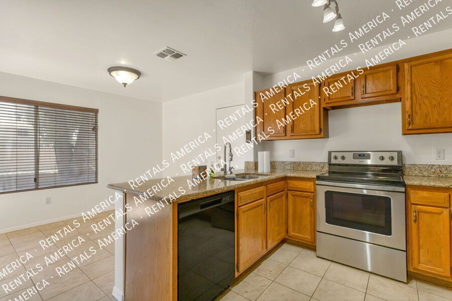 Beautiful 3 Bed/2.5 Bath in Chandler! property image