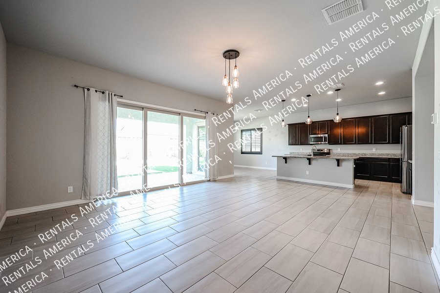 Single Level 4 Bed /Den w/ 3 full baths property image