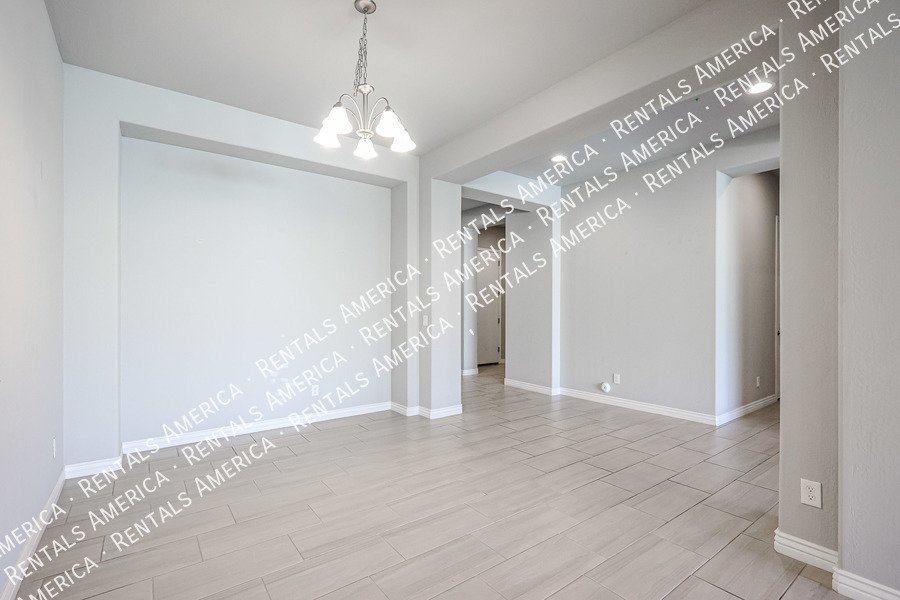 Single Level 4 Bed /Den w/ 3 full baths property image