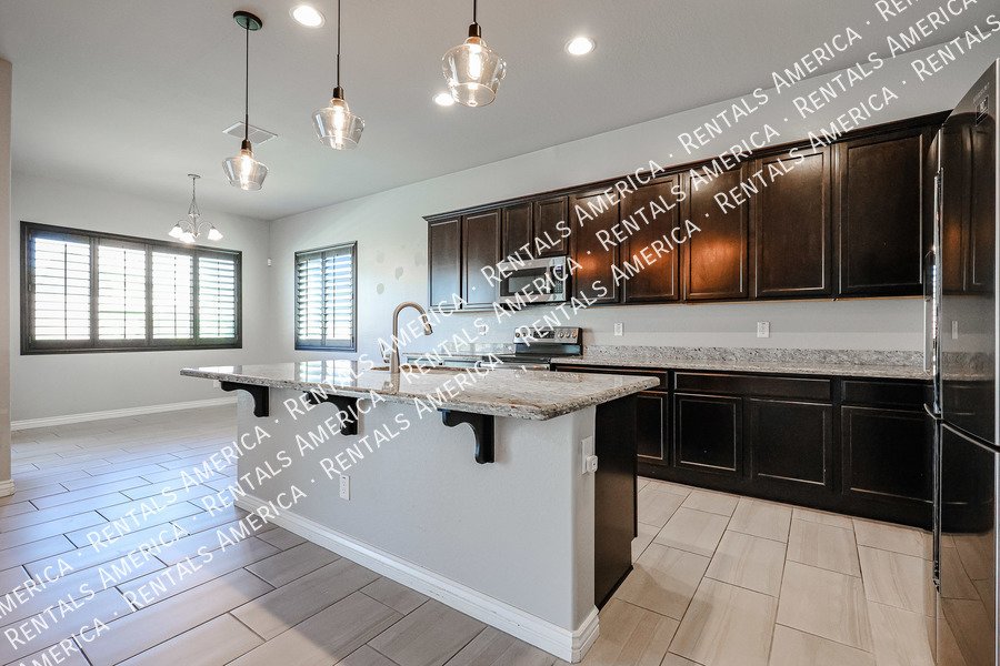 Single Level 4 Bed /Den w/ 3 full baths property image