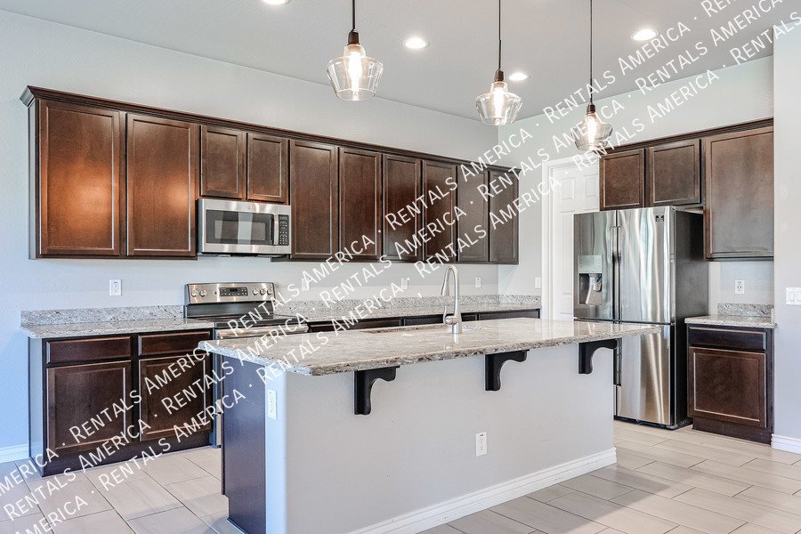 Single Level 4 Bed /Den w/ 3 full baths property image