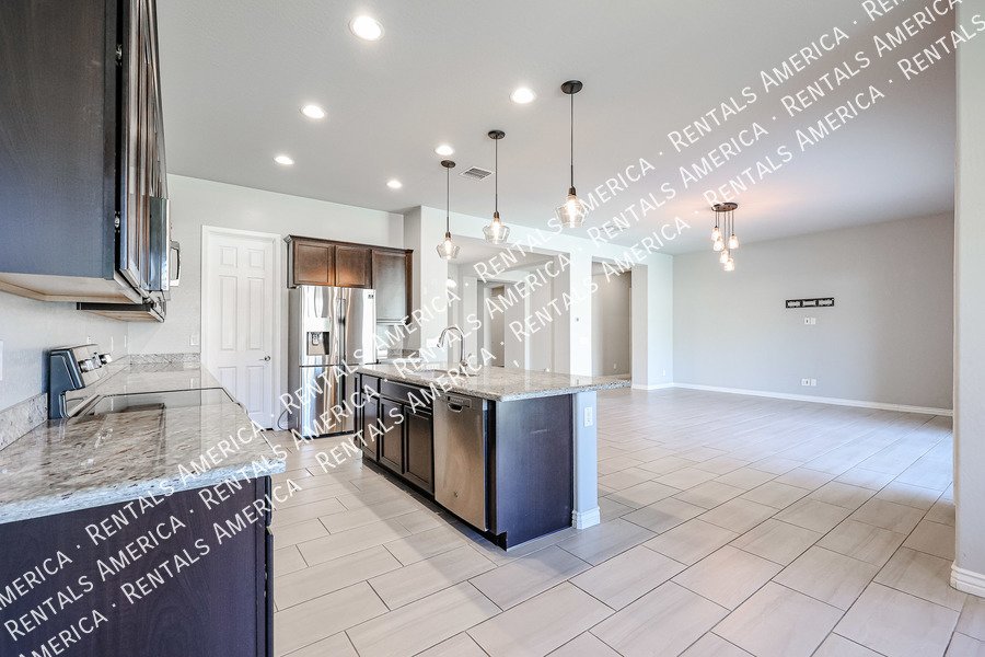 Single Level 4 Bed /Den w/ 3 full baths property image