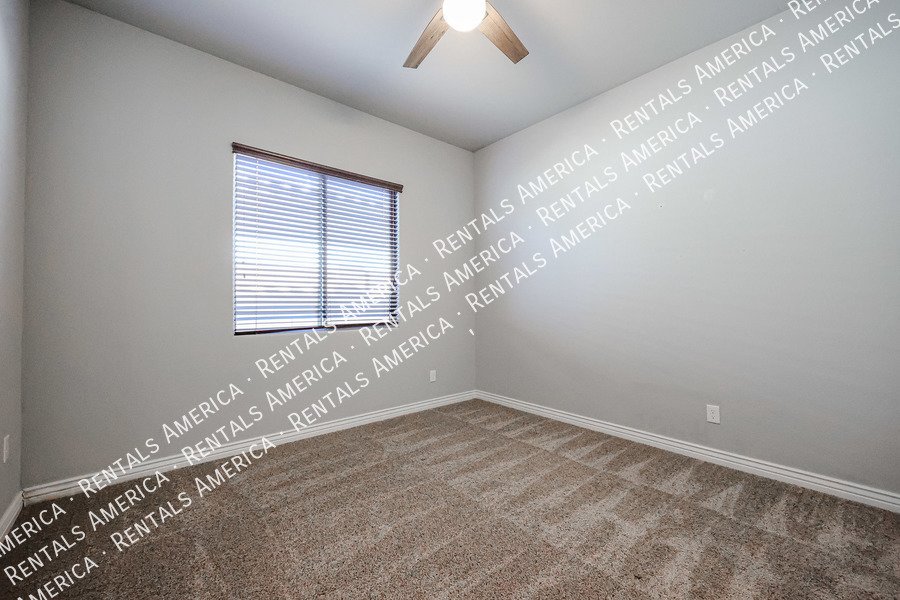Single Level 4 Bed /Den w/ 3 full baths property image
