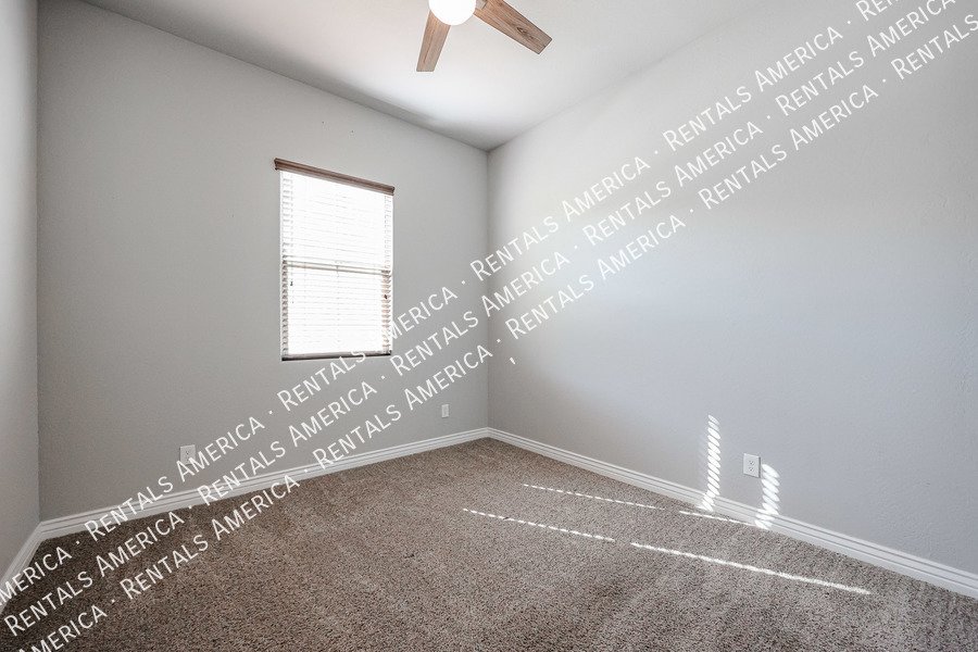 Single Level 4 Bed /Den w/ 3 full baths property image