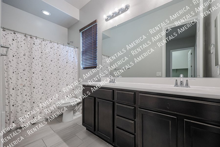 Single Level 4 Bed /Den w/ 3 full baths property image