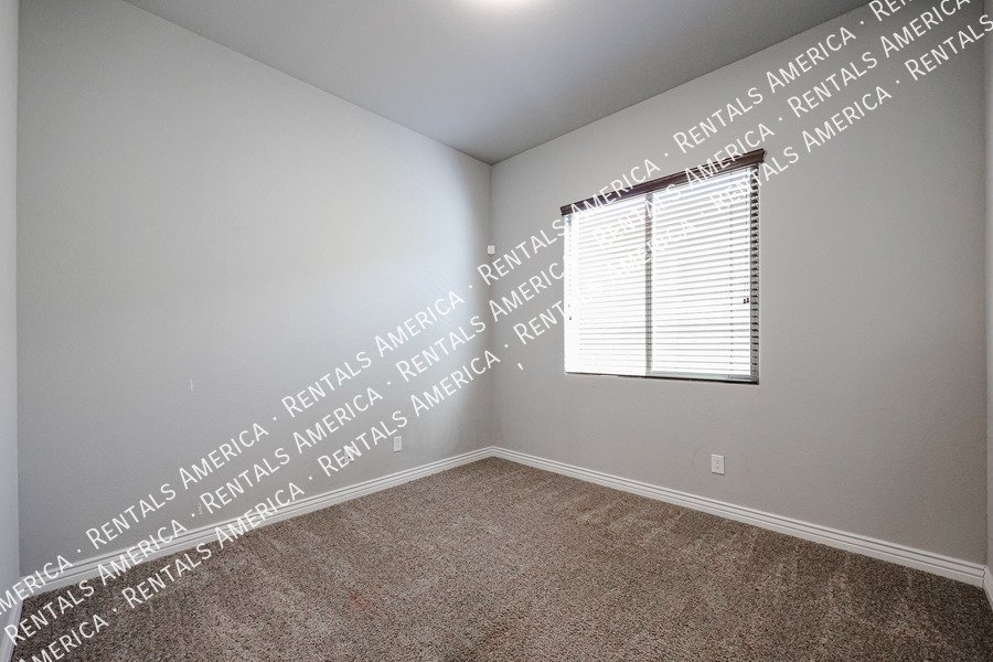 Single Level 4 Bed /Den w/ 3 full baths property image