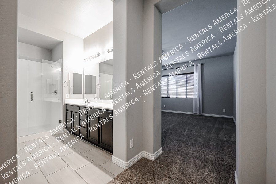 Single Level 4 Bed /Den w/ 3 full baths property image