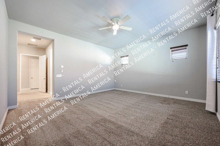 Single Level 4 Bed /Den w/ 3 full baths property image